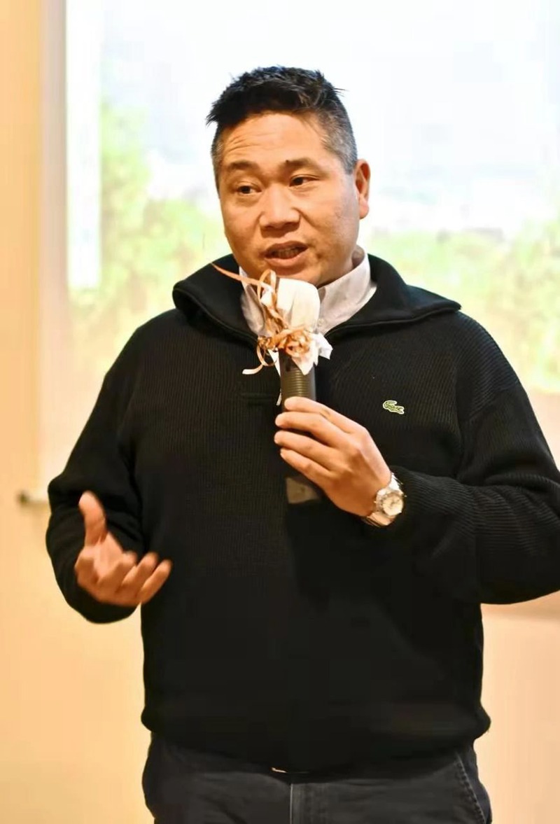 荷兰文康福利基金会再办敬老活动，华洋老人们欢聚一堂品尝中式美食