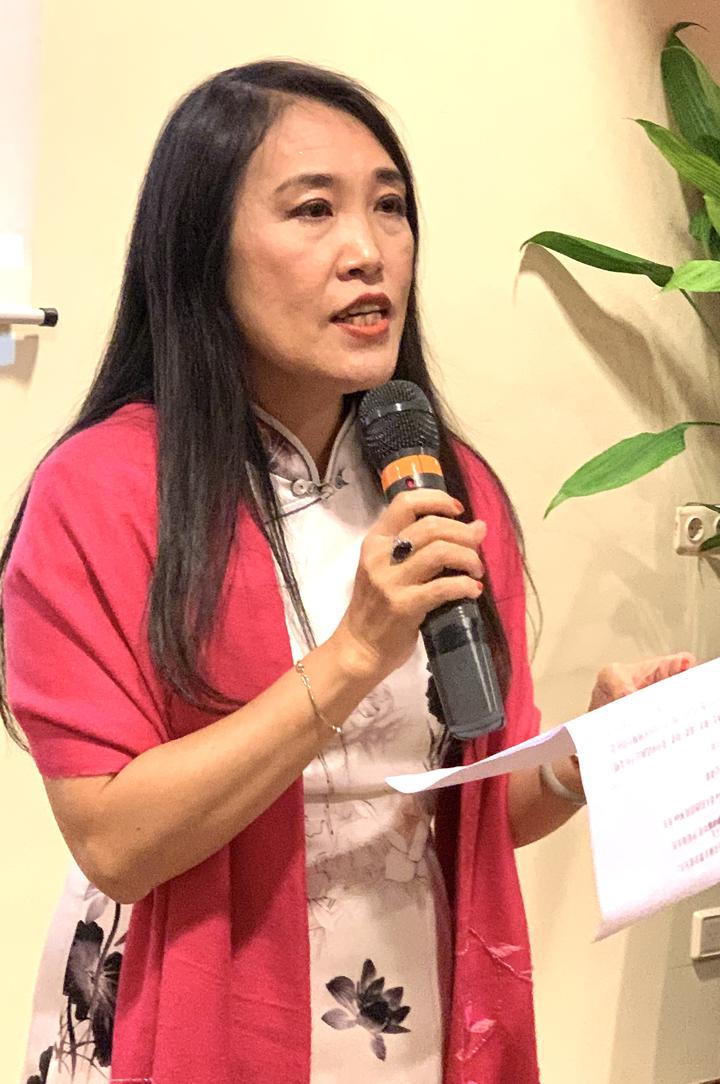 敬天下老人，扬中华美德 ——荷兰“文康之夜”晚会快乐上演